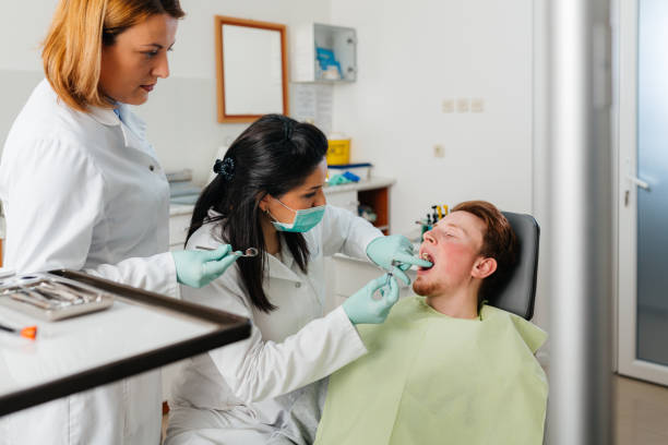 Best Emergency Dentist for Knocked-Out Tooth in Le Roy, IL
